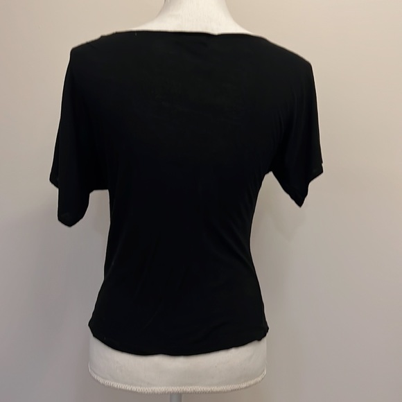 Flirty lightweight Top, flutter sleeves - Picture 2 of 4